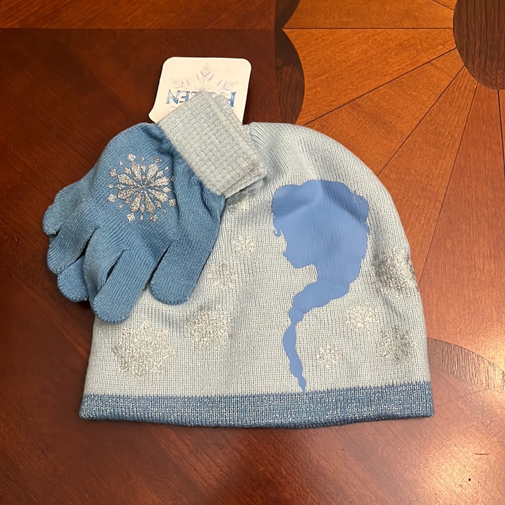 Frozen set of hay and gloves